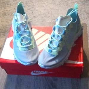NIB, Nike React, 6, White/Frosted Spruce